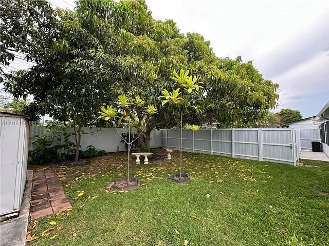 15460 SW 102nd Pl — Photo 7