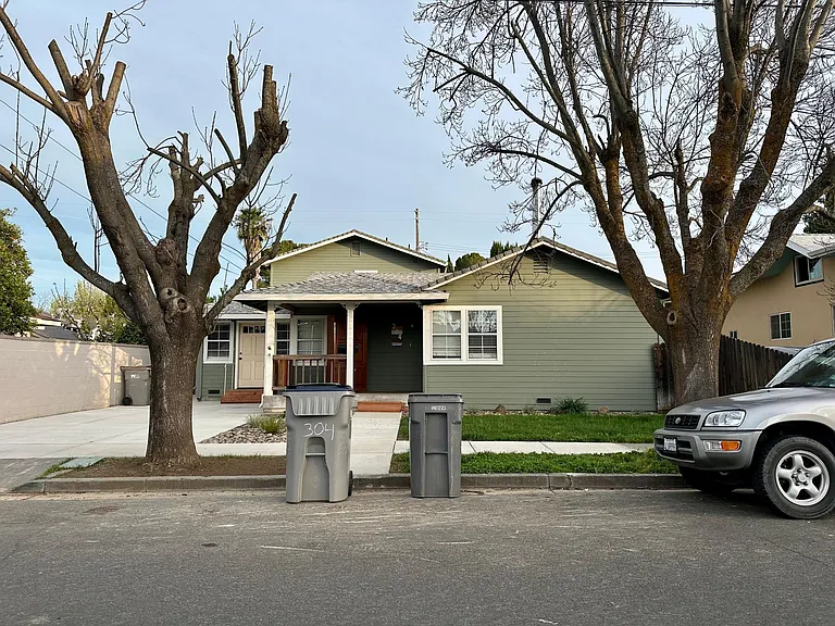 304 Edwards St — Photo 16