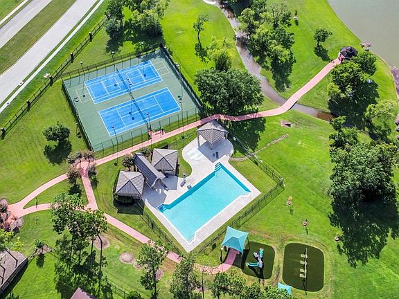 5th image of 1702 Sandy Lake Dr