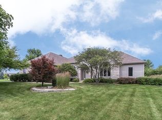 40W870 Stonecrest Dr, Elgin, IL 60124