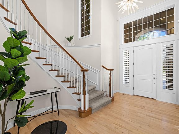 4th image of 2092 N Sevenoaks Way