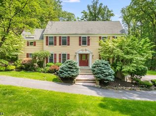 12 Farm Rd, Chester, NJ 07930