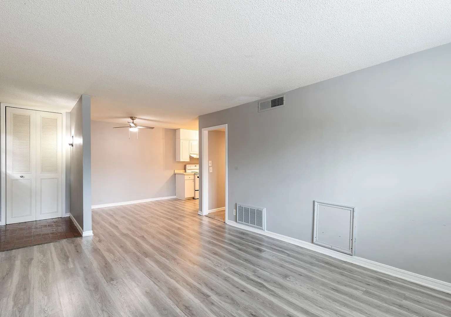 Woodward Park Apartments — Photo 4