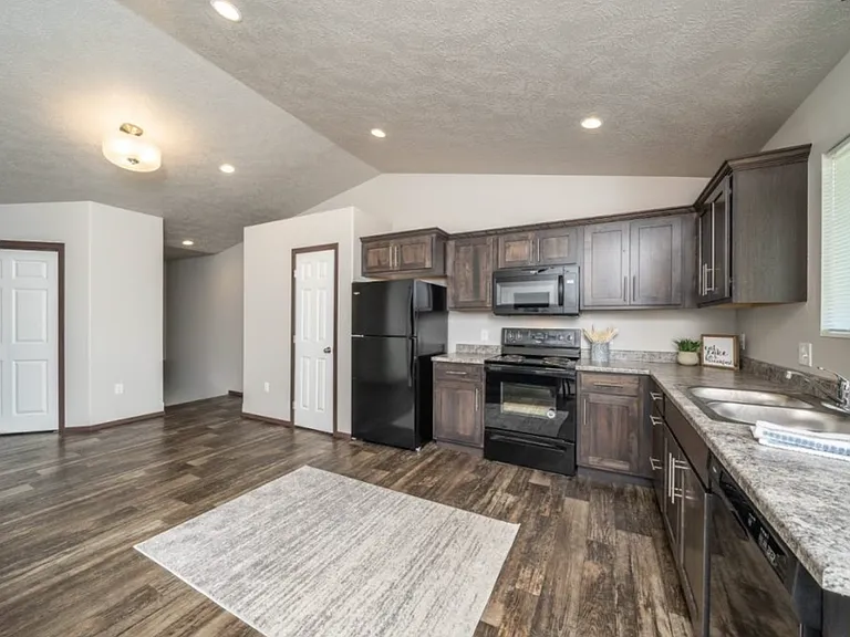 Granite Townhomes — Photo 9