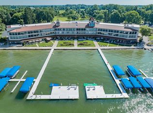 12275 N Ogden Point Rd APT 304, Syracuse, IN 46567