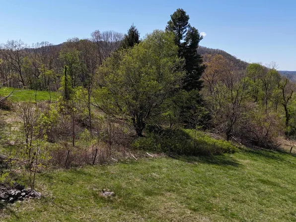 Klondike Dr, Warm Springs, VA 24484