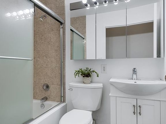 4th image of 244 Madison Ave APT 12C