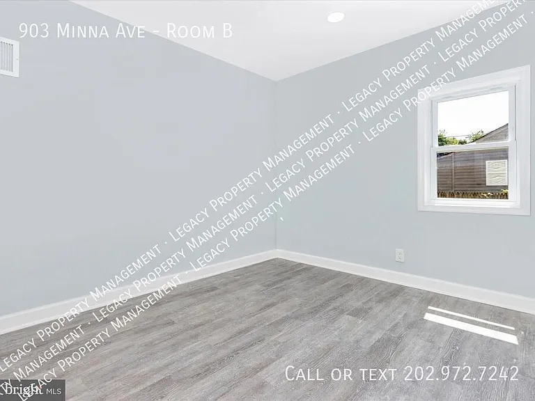 903 Minna Ave #B — Photo 11