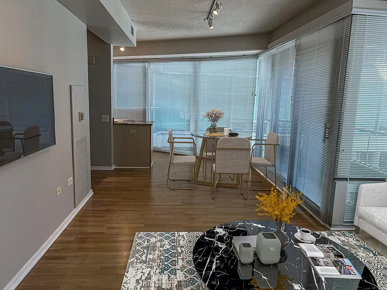 1720 Maple Ave #204 — Photo 4