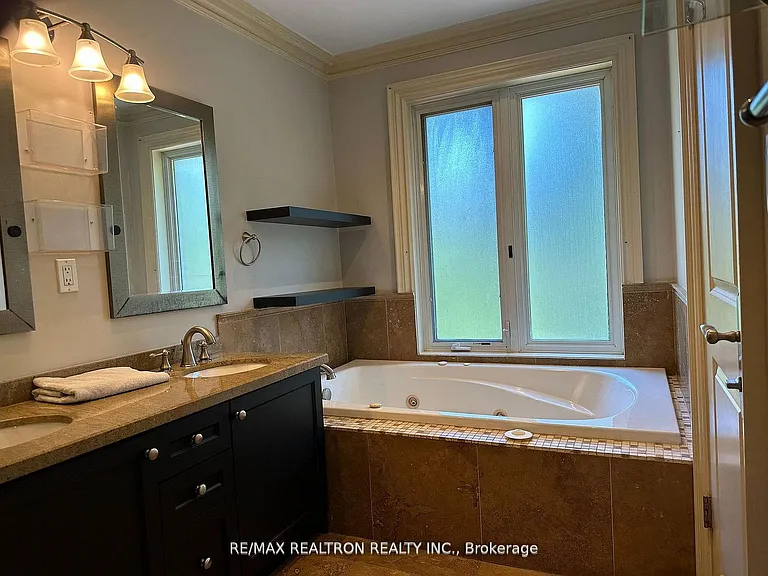 76 Horsham Ave — Photo 22