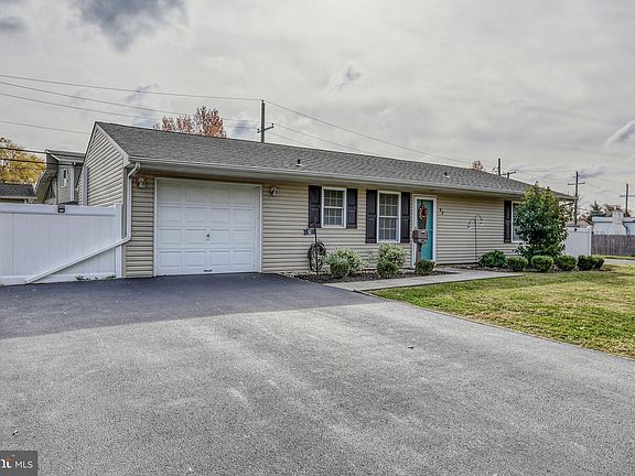 2nd image of 62 Indian Creek Dr