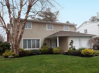 1891 Cynthia Ln, Merrick, NY 11566