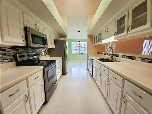 4th image of 6793 Rickwood Dr