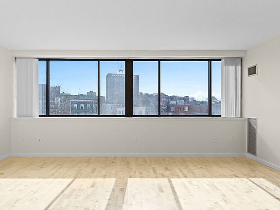 4th image of 169 Monsignor Obrien Hwy APT 304