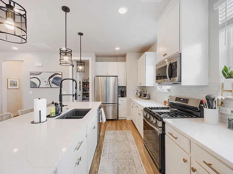 10725 Lewanee Point — Photo 16