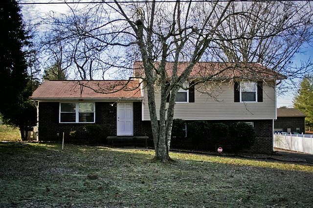 1st image of 2015 W Lake Dr NW
