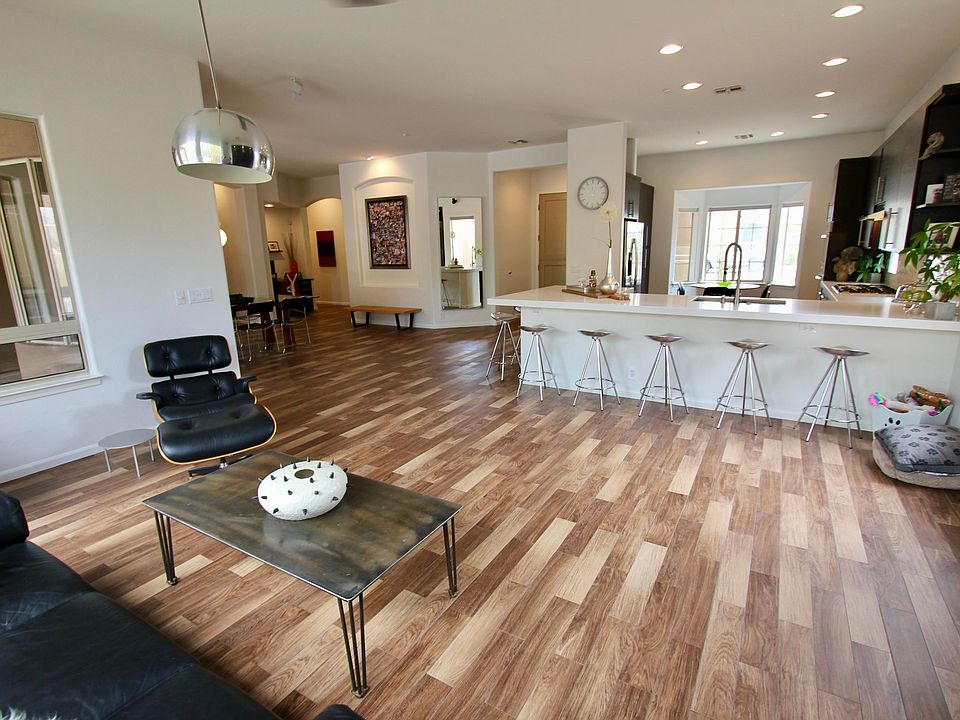 1st image of 15012 E Vermillion Dr