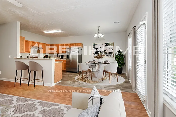 3 bed, 2.5 bath, 1320 sqft, $1,535 — Photo 3