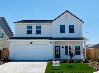 924 Serena Ave, Clovis, CA 93619