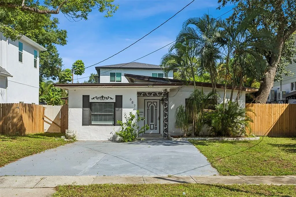 4 bed, 3.0 bath, 1603 sqft, $3,700 — Photo 1