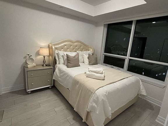 4th image of 30 Elm Dr W #2307