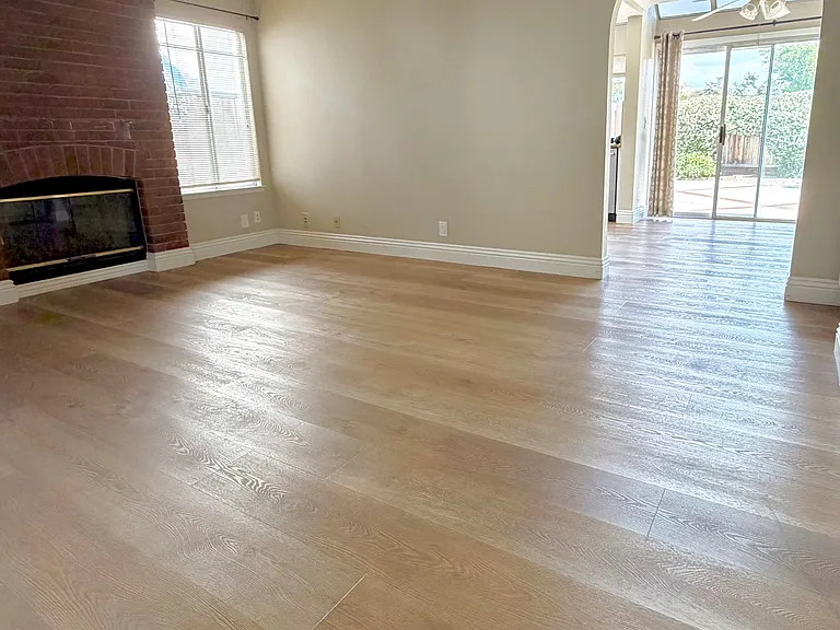 1066 Sandalwood Ln — Photo 8