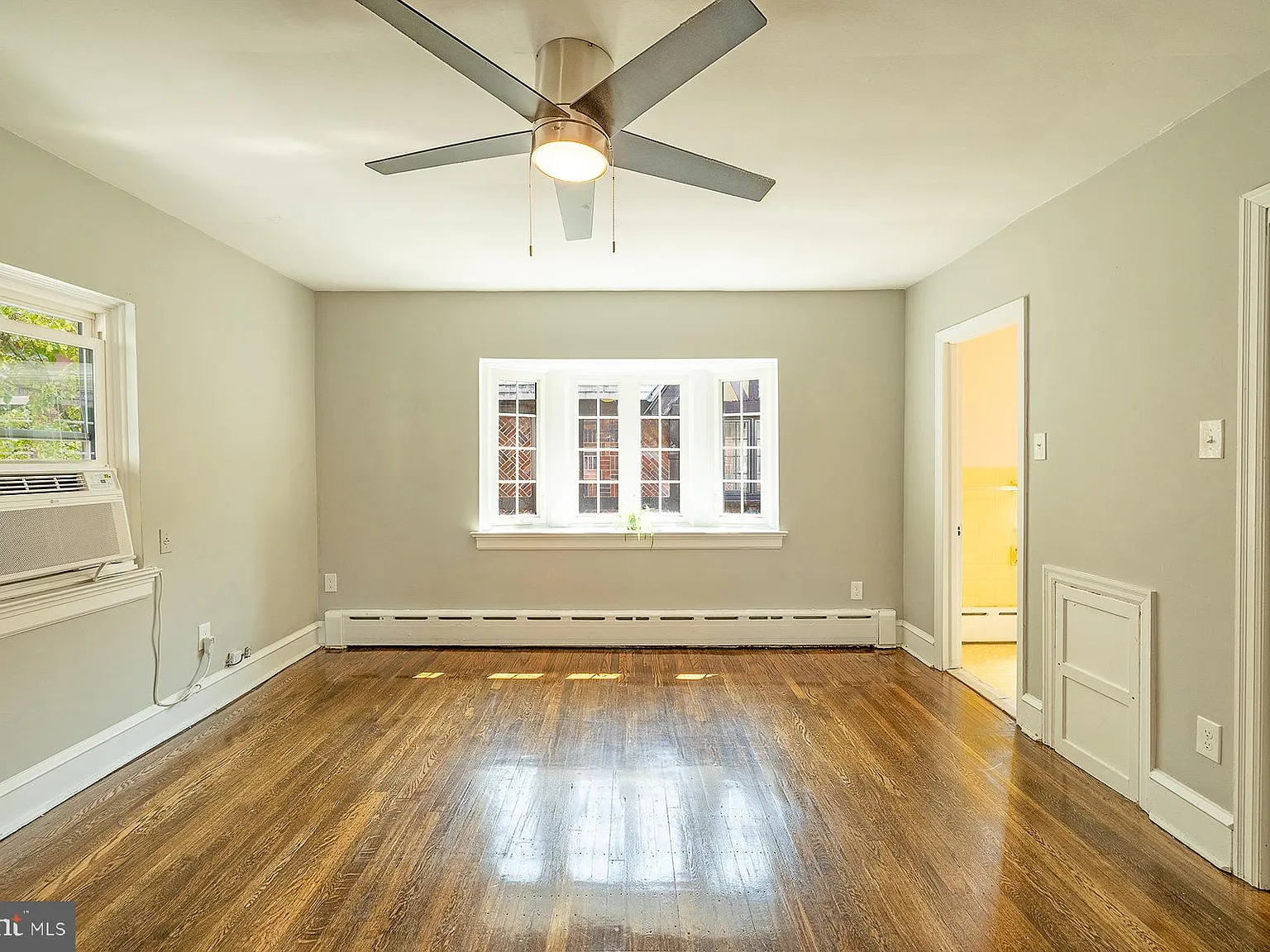 1 bed, 1.0 bath, 726 sqft, $1,650 — Photo 3