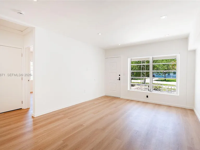 3021 Coconut Grove Dr — Photo 13