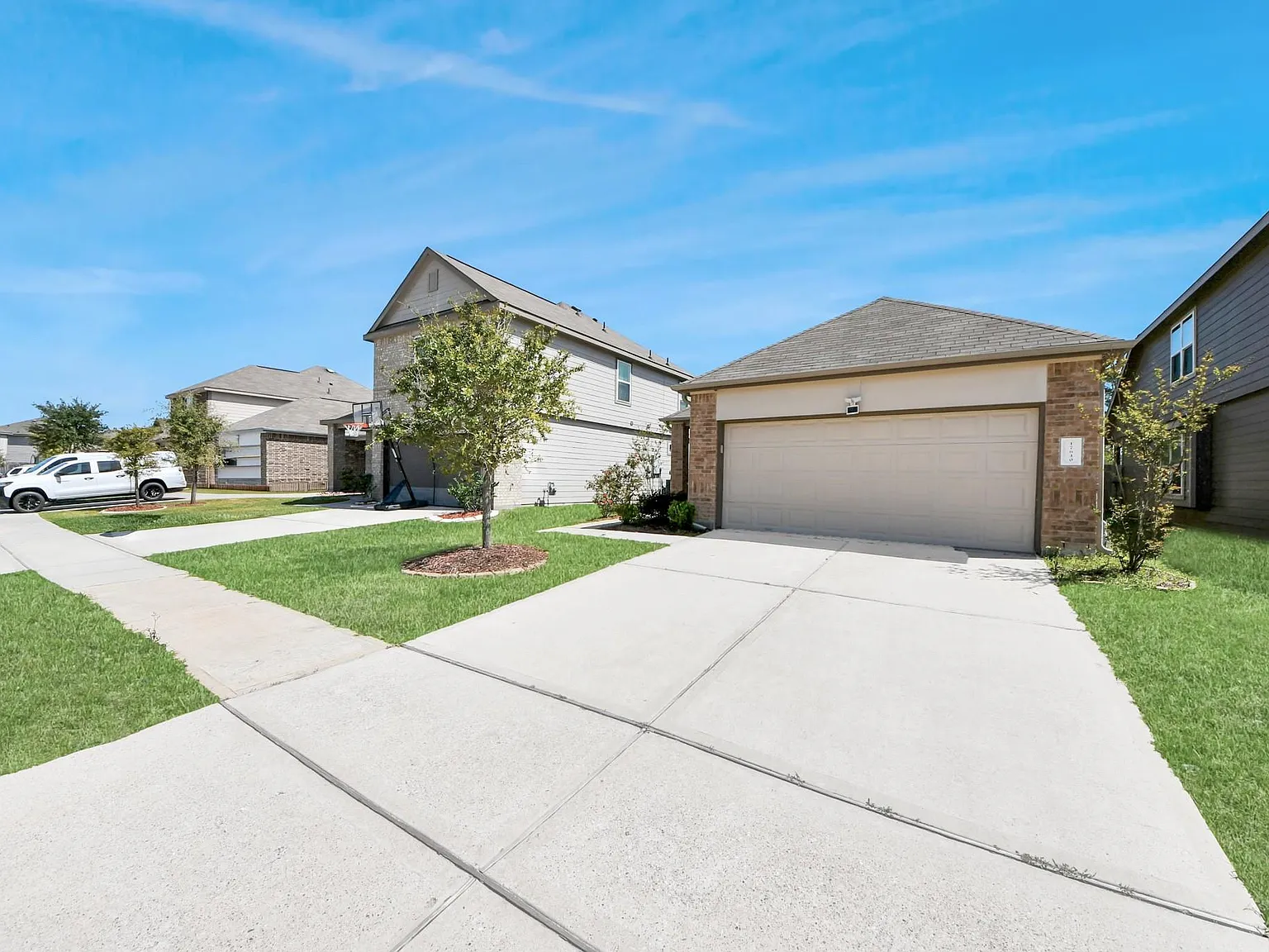 4 bed, 1460 sqft, $2,000 — Photo 3