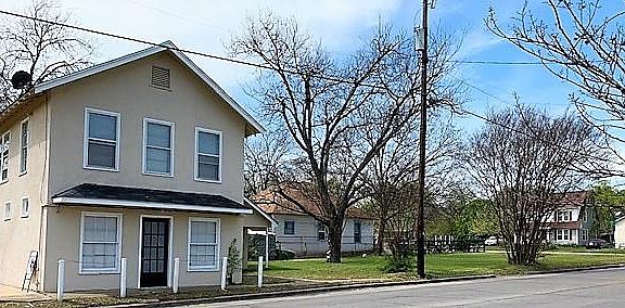3rd image of 800 N 36th St