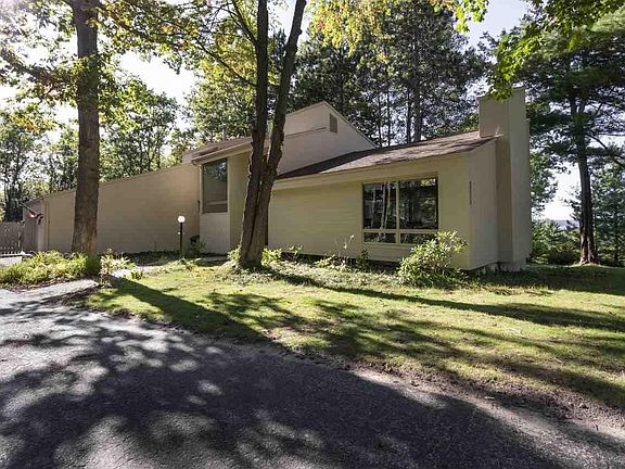 2nd image of 3294 Holiday View Dr
