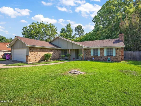 1807 Gloucester Pl, Clinton, MS 39056