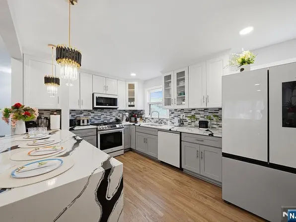 501 2nd Ave, Roselle, NJ 07203