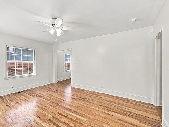 5th image of 812 W Markham Ave