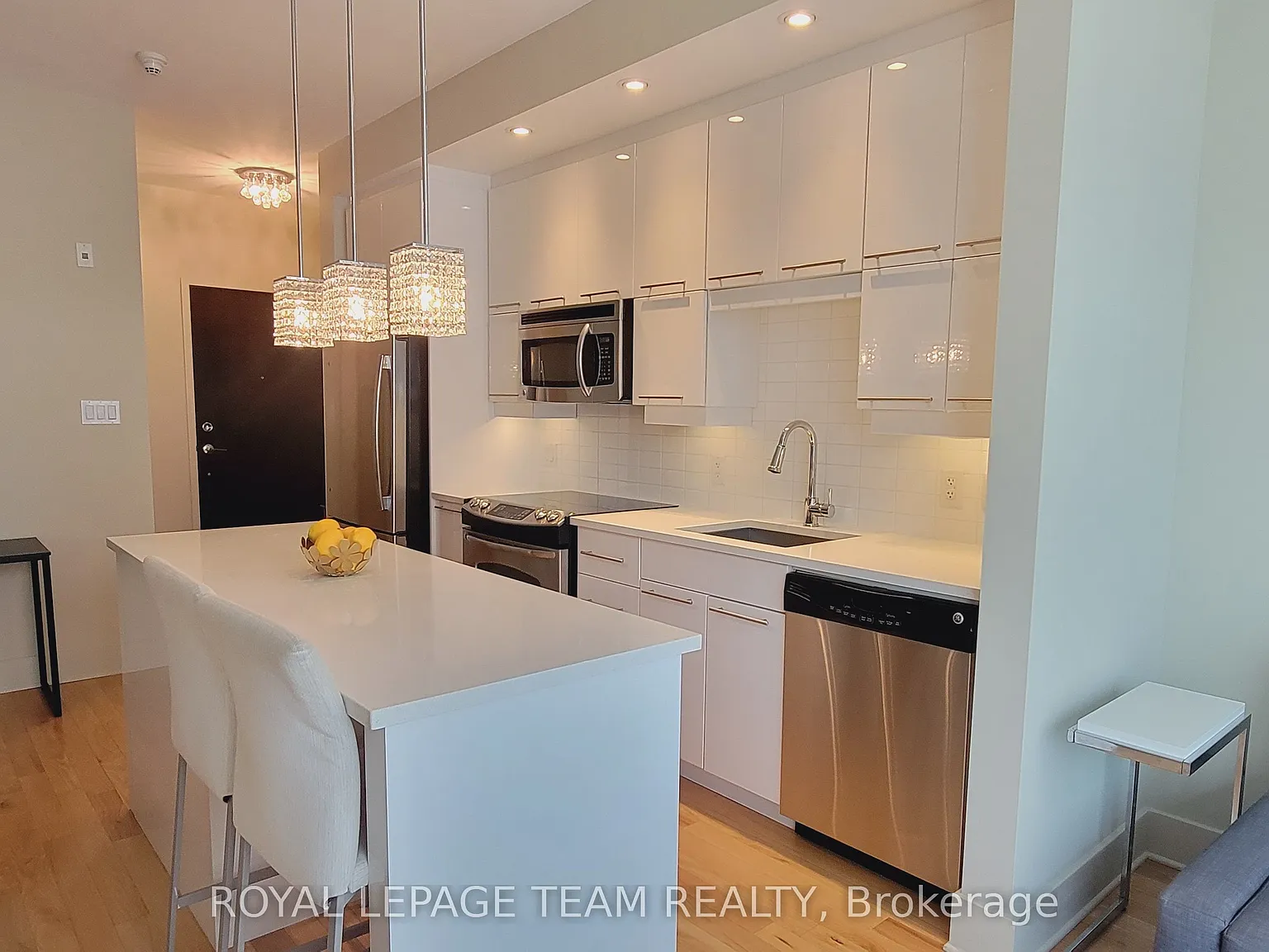1 bed, $2,000 — Photo 3