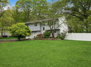 51 Juniper Ave, Ronkonkoma, NY 11779