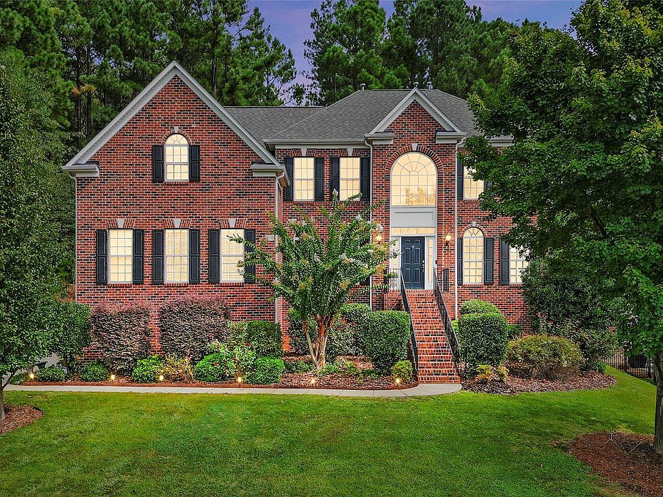 1st image of 208 Silvercliff Dr