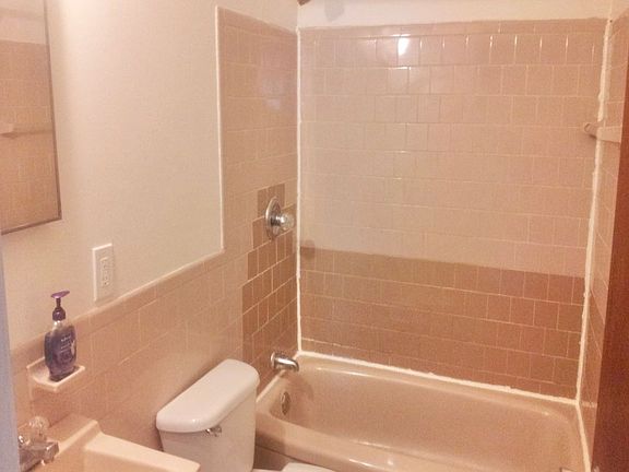 3rd image of 13-23 Bissell St #23C