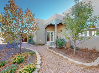 4 Herrada Ct, Santa Fe, NM 87508