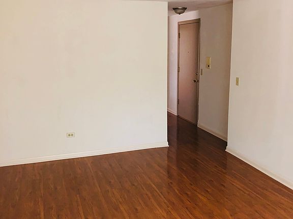 3rd image of 1471 Ashland Ave #2