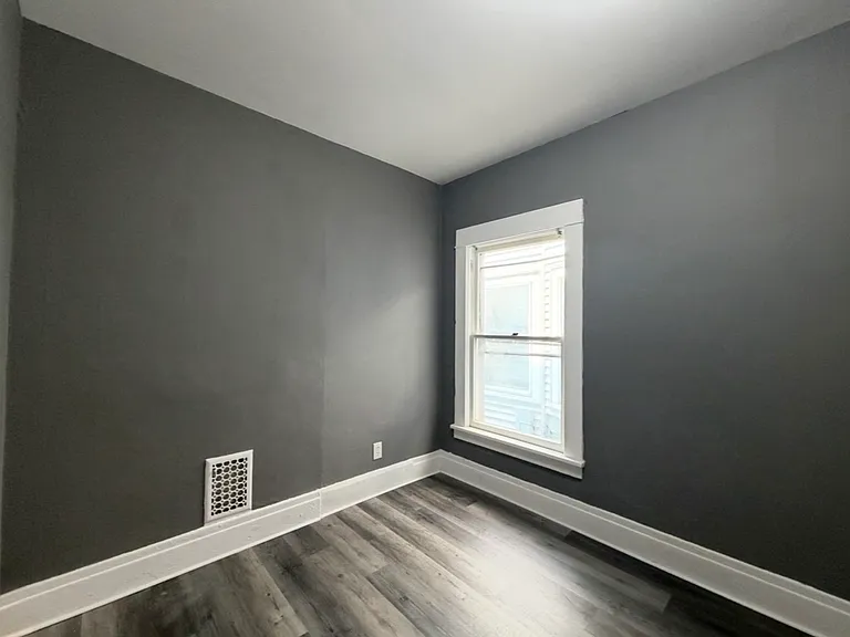 1042 Elmwood Ave #3 — Photo 6