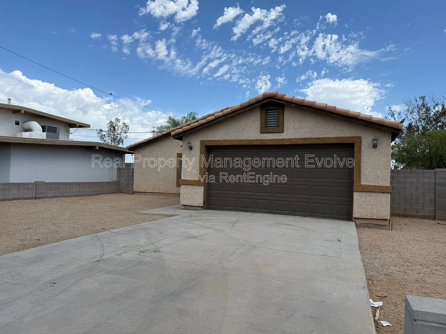 4 bed, 2.0 bath, 1729 sqft, $1,895 — Photo 2