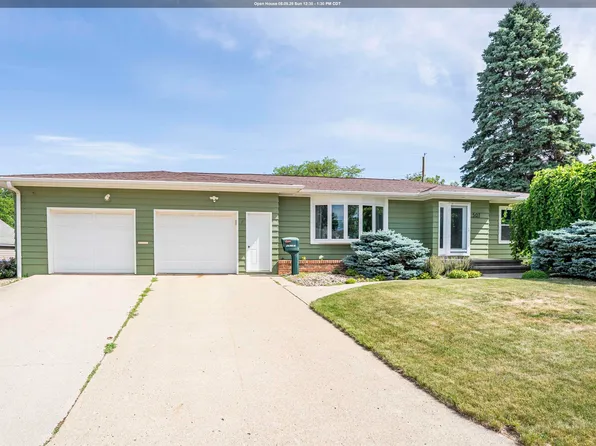 507 Lee Dr, Le Mars, IA 51031