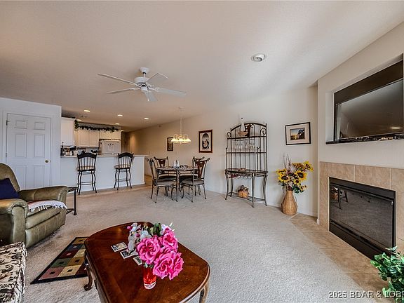 3rd image of 775 Clearwater Dr #3D