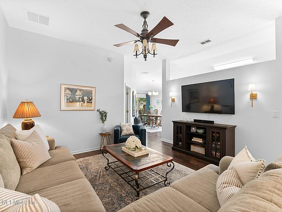 4th image of 1442 Laurel Oak Dr