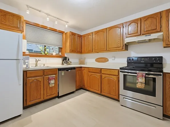 28 Wilson St APT 17, Marlborough, MA 01752