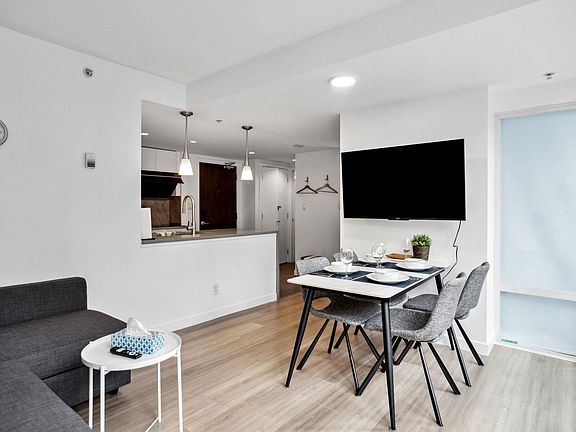 3rd image of 618 Abbott St #605