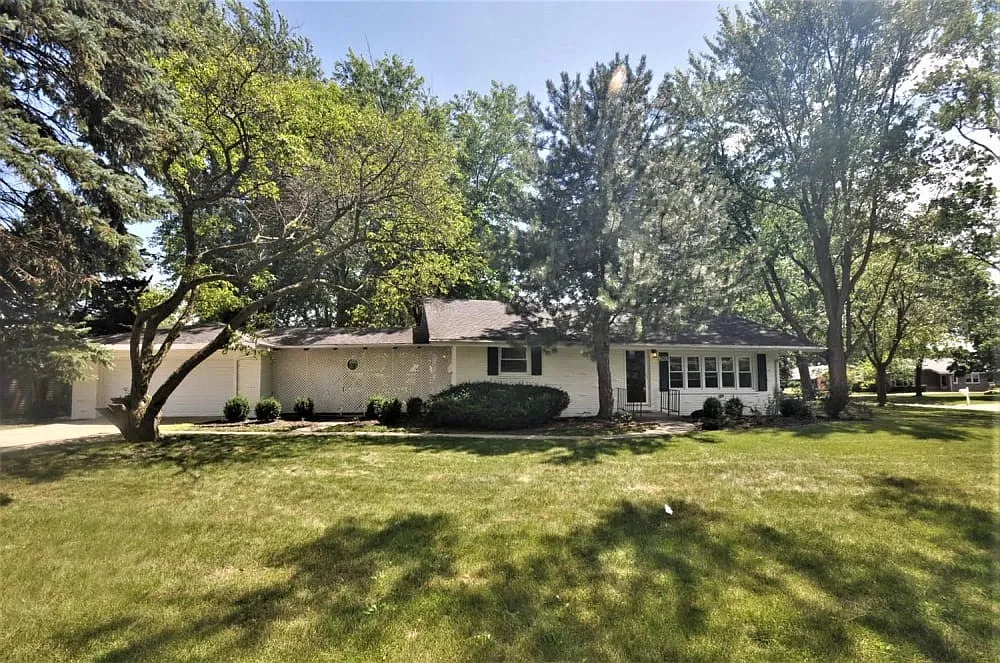 3 bed, 1575 sqft, $1,800 — Photo 1