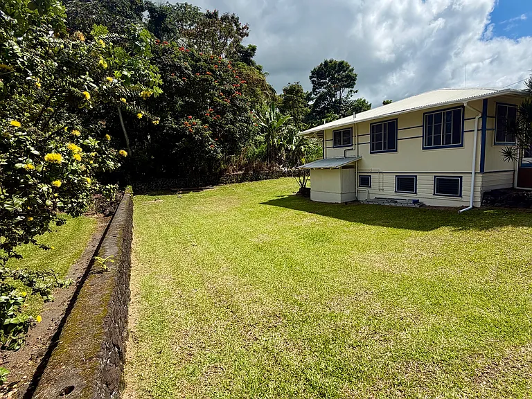 W Puainako St — Photo 1