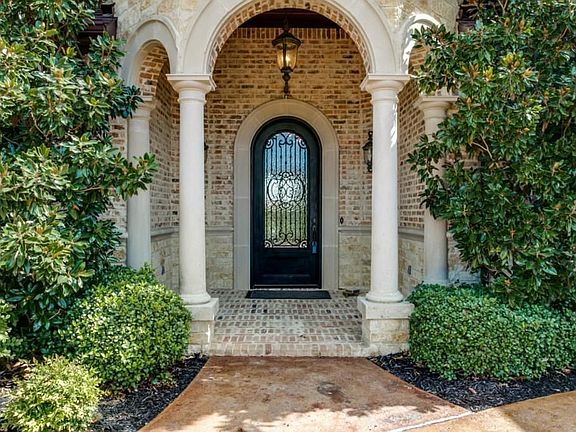 4th image of 601 Isleworth Ln